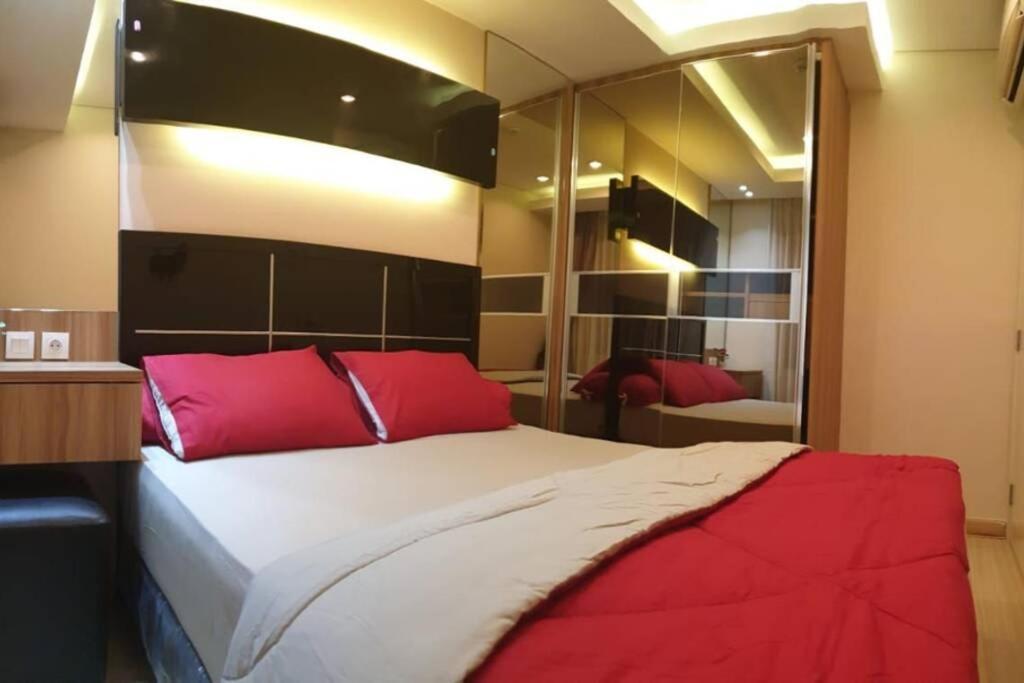 1 Bedroom Apartment Near Central Park Mall Джакарта Екстериор снимка
